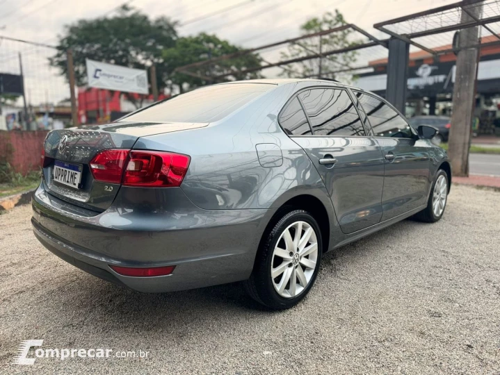 Jetta 2.0 4P CONFORTLINE TIPTRONIC AUTOMÁTICO