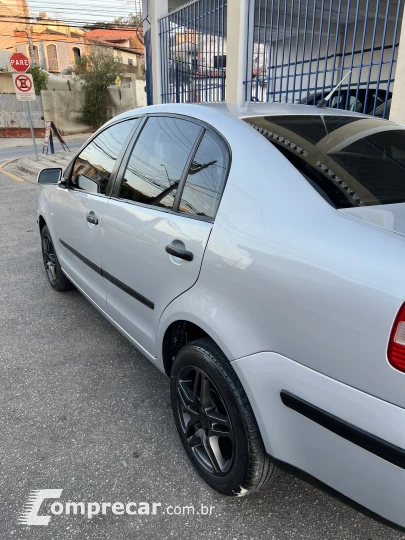 POLO SEDAN 1.6 8V