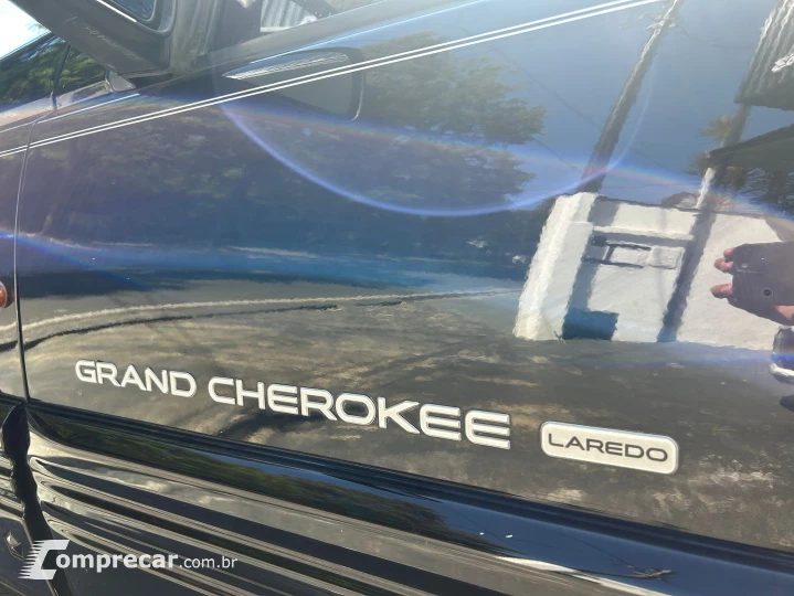 Grand Cherokee 4.0 Laredo 4X4 6I 12V Gasolina 4P Automático
