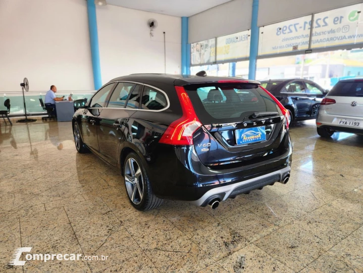 V60 T-5 R-DESIGN 2.0 5p