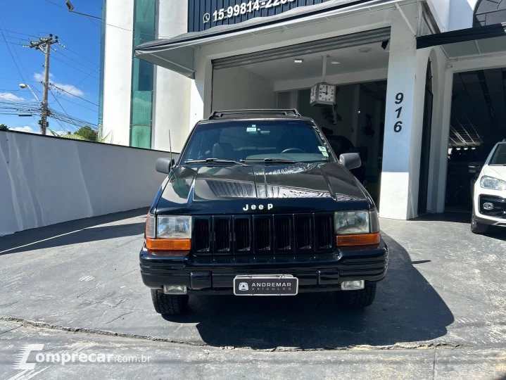 Grand Cherokee 4.0 Laredo 4X4 6I 12V Gasolina 4P Automático