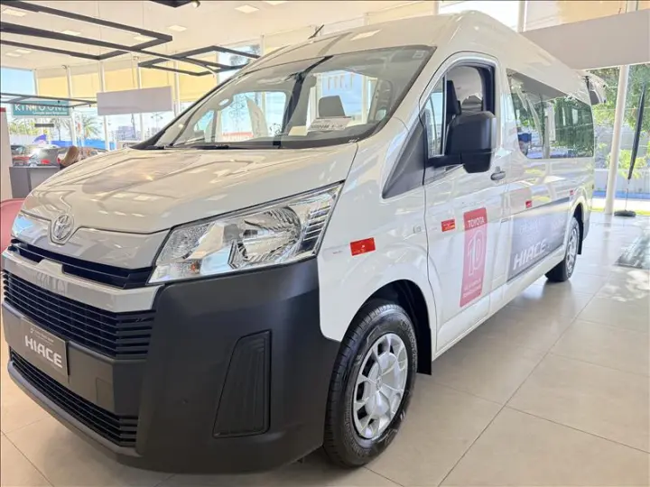 HIACE 2.8 D-4d Turbo Minibus 15+1 DX