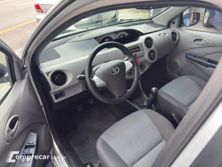 ETIOS XS Sedan1.5 Flex 16V 4p Mec.