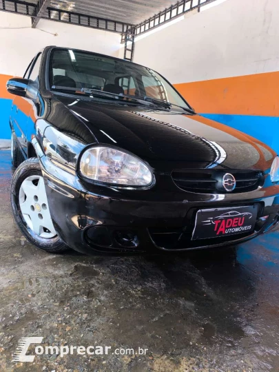 CORSA 1.0 MPFI Classic Sedan Life 8V