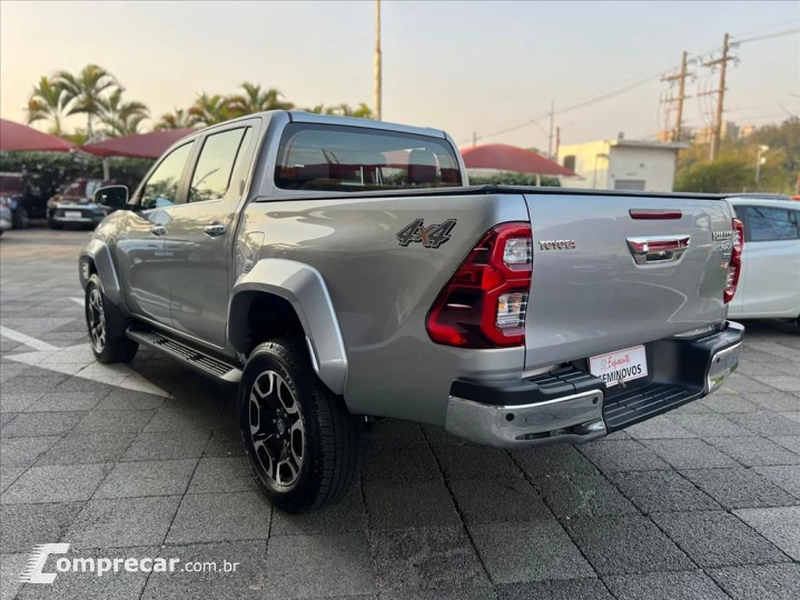 HILUX 2.8 D-4D TURBO DIESEL CD SRX 4X4 AUTOMÁTICO