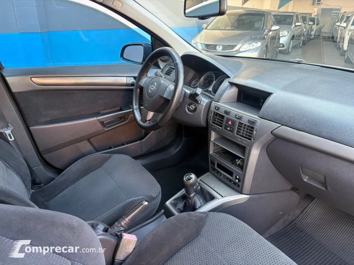 VECTRA 2.0 MPFI GT Hatch 8V