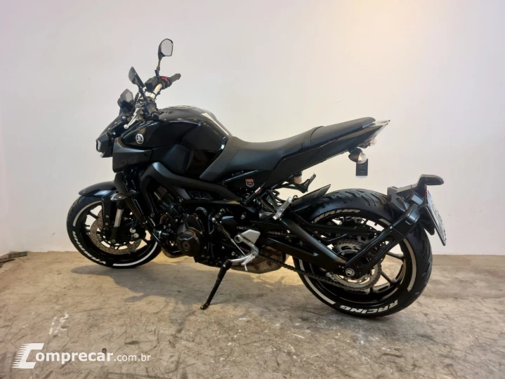 YAMAHA MT-09