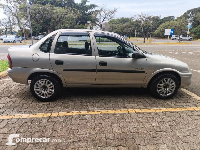CLASSIC - 1.0 MPFI SPIRIT 8V 4P MANUAL