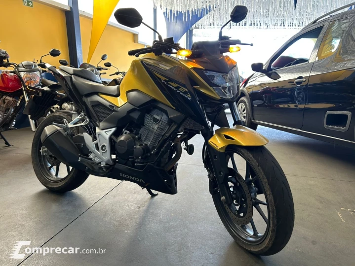 CB 300F Twister
