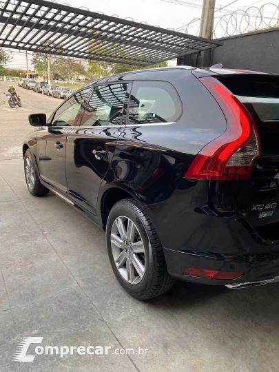 XC60 2.0 T5 Kinetic