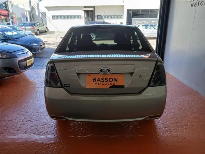 FIESTA 1.6 MPI Class Sedan 8V