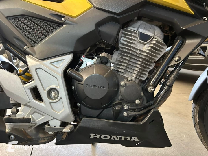 CB 300F Twister