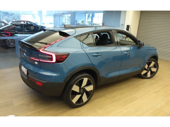 C40 P8 RECHARGE TWIN ELECTRIC ULTIMATE AWD