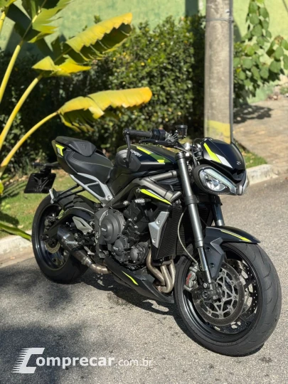 street triple rs