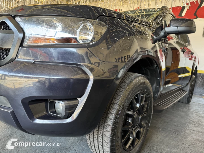 RANGER 2.2 Black 4X4 CD 16V