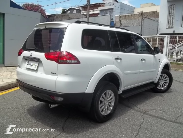 PAJERO 3.5 HPE 4X4 7 Lugares V6 24V