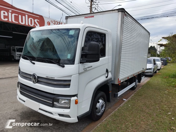 Delivery Express 2.8 Prime + Baú Facchini