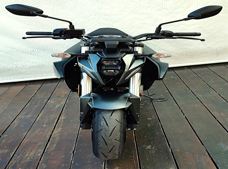 SUZUKI GSX-8S