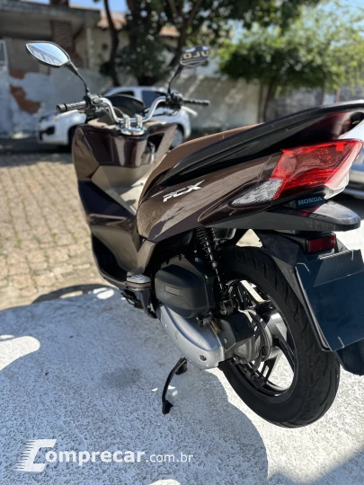 PCX 150 DLX