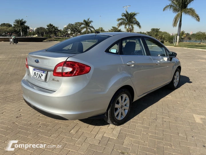 FIESTA 1.6 SE Sedan 16V