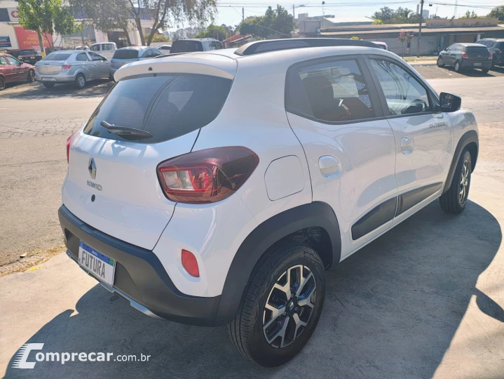 Kwid Outside 1.0