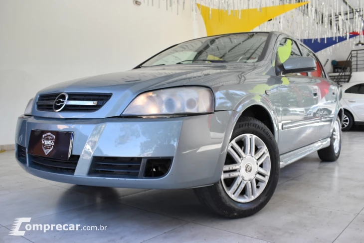 ASTRA 2.0 MPFI CD Sedan 8V