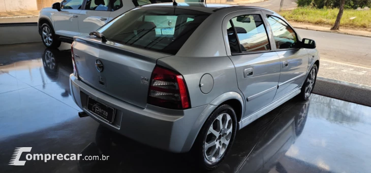 ASTRA 2.0 MPFI Advantage 8V