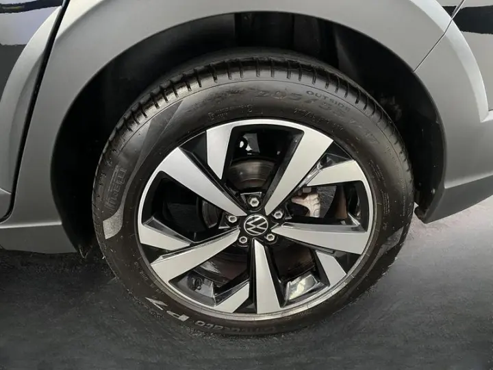 NIVUS HIGHLINE 1.0 200 TSI FLEX AUT.
