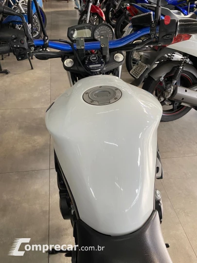 XJ6 N