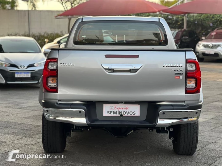 HILUX 2.8 D-4D TURBO DIESEL CD SRX 4X4 AUTOMÁTICO