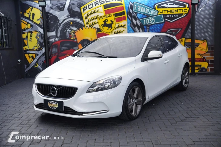 V40 T-4 KINETIC 2.0 Aut.