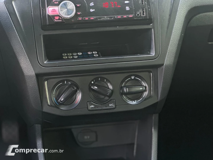 VOYAGE 1.0 12V MPI TOTALFLEX 4P MANUAL