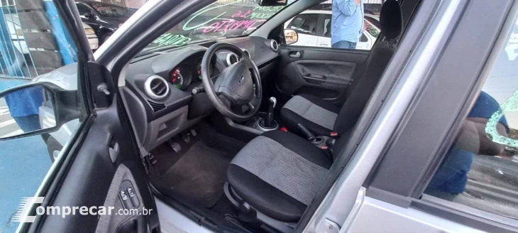 FIESTA 1.6 Rocam SE Sedan 8V