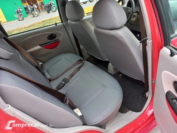 QQ 1.1 MPFI 16V