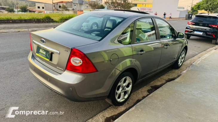 FOCUS 2.0 Titanium Plus Sedan 16V