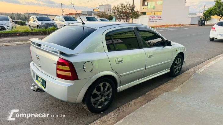 ASTRA 2.0 MPFI Advantage 8V