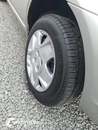 Fiesta Sedan 1.6 4P FLEX