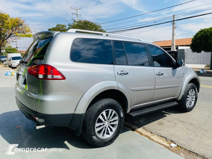 PAJERO 3.5 HPE 4X4 7 Lugares V6 24V