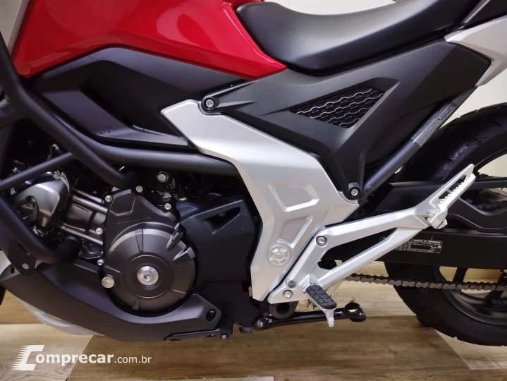 NC 750X 700 cc
