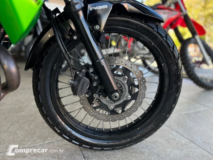 VERSYS-X 300