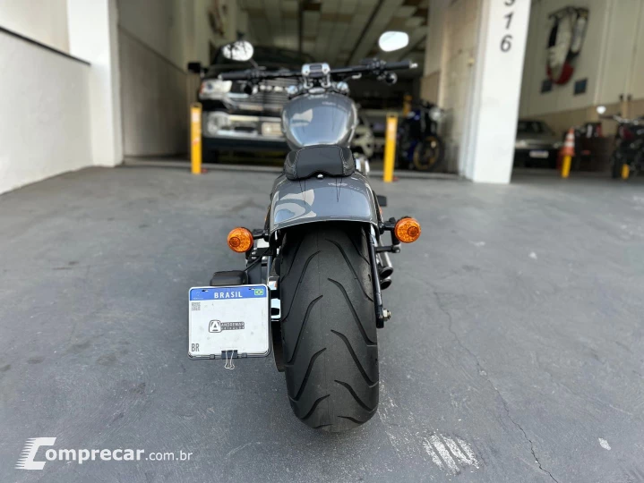 Softail Breakout 114