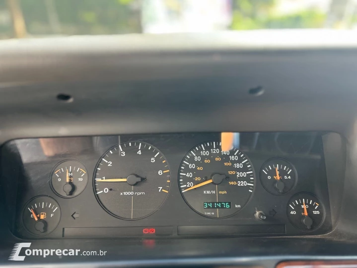 Grand Cherokee 4.0 Laredo 4X4 6I 12V Gasolina 4P Automático