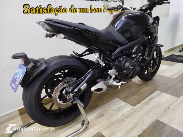 MT-09  800 cc