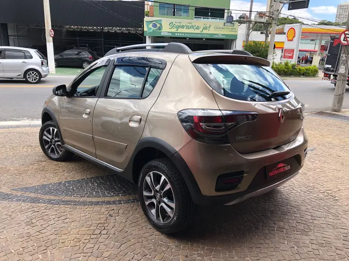 Sandero 1.6 16V SCE FLEX STEPWAY ICONIC X-TRONIC