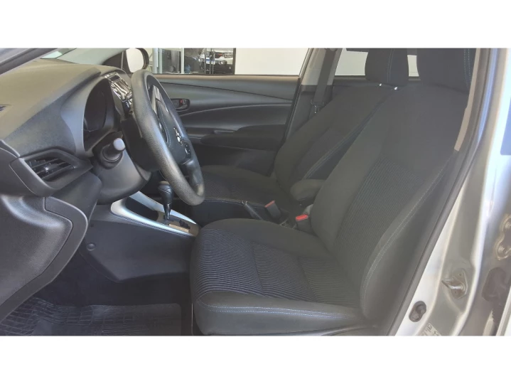 YARIS 1.5 16V FLEX SEDAN XL LIVE MULTIDRIVE