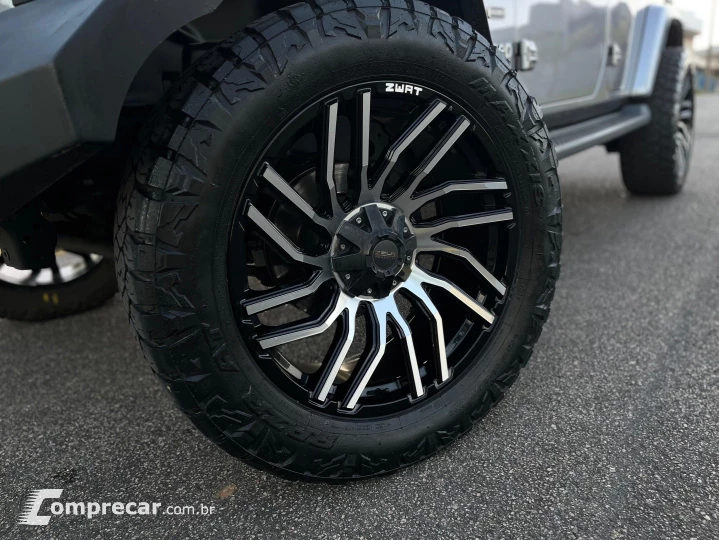 WRANGLER 2.0 TURBO GASOLINA SAHARA 4P 4X4 AT8