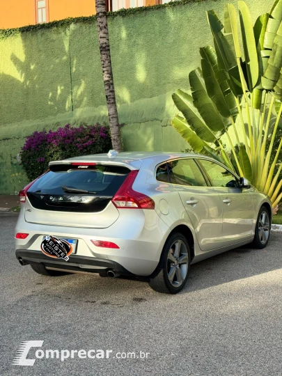 V40 2.0 T4 Momentum