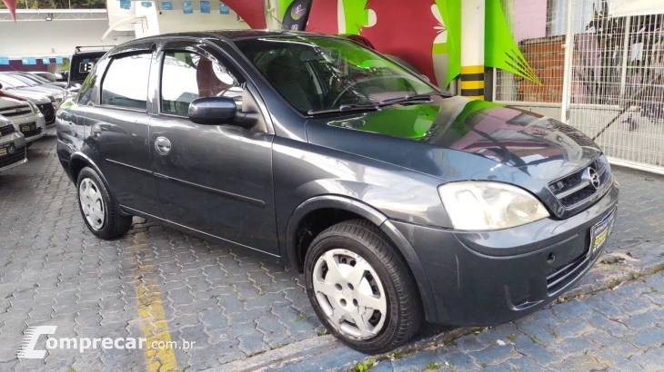 CORSA 1.8 MPFI MAXX SEDAN 8V