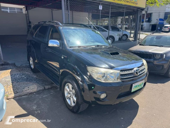 Hilux SW4 SRV D4-D 4x4 3.0 TDI Dies. Aut