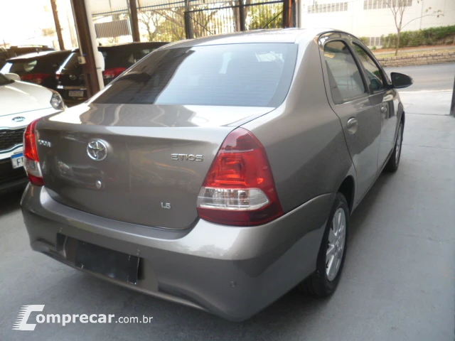 ETIOS 1.5 X Plus Sedan 16V